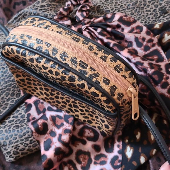 Liz Small Cheetah Crossbody Bag - Picture 6 of 8